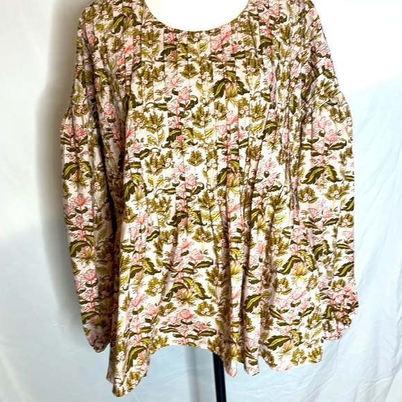 Meadows Fig Top in Botanical Print - Picture 7 of 11